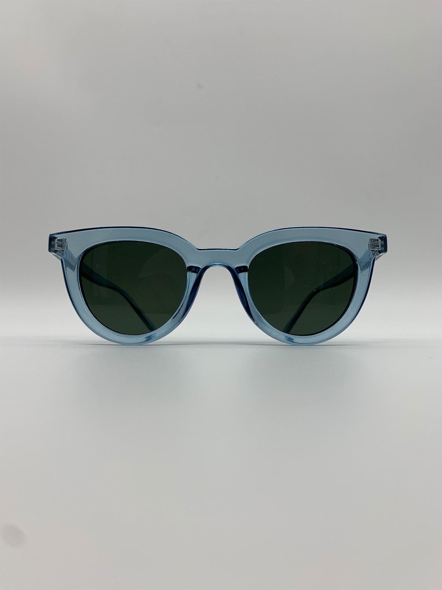 Luca - Clear Light Blue