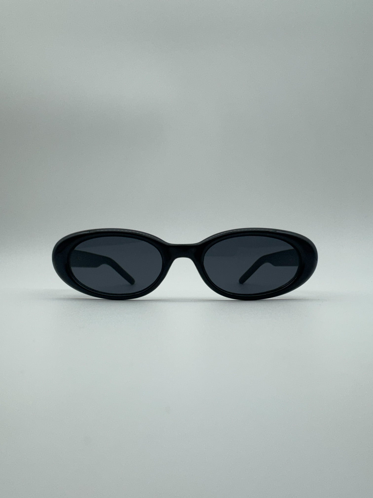 Regine - Black