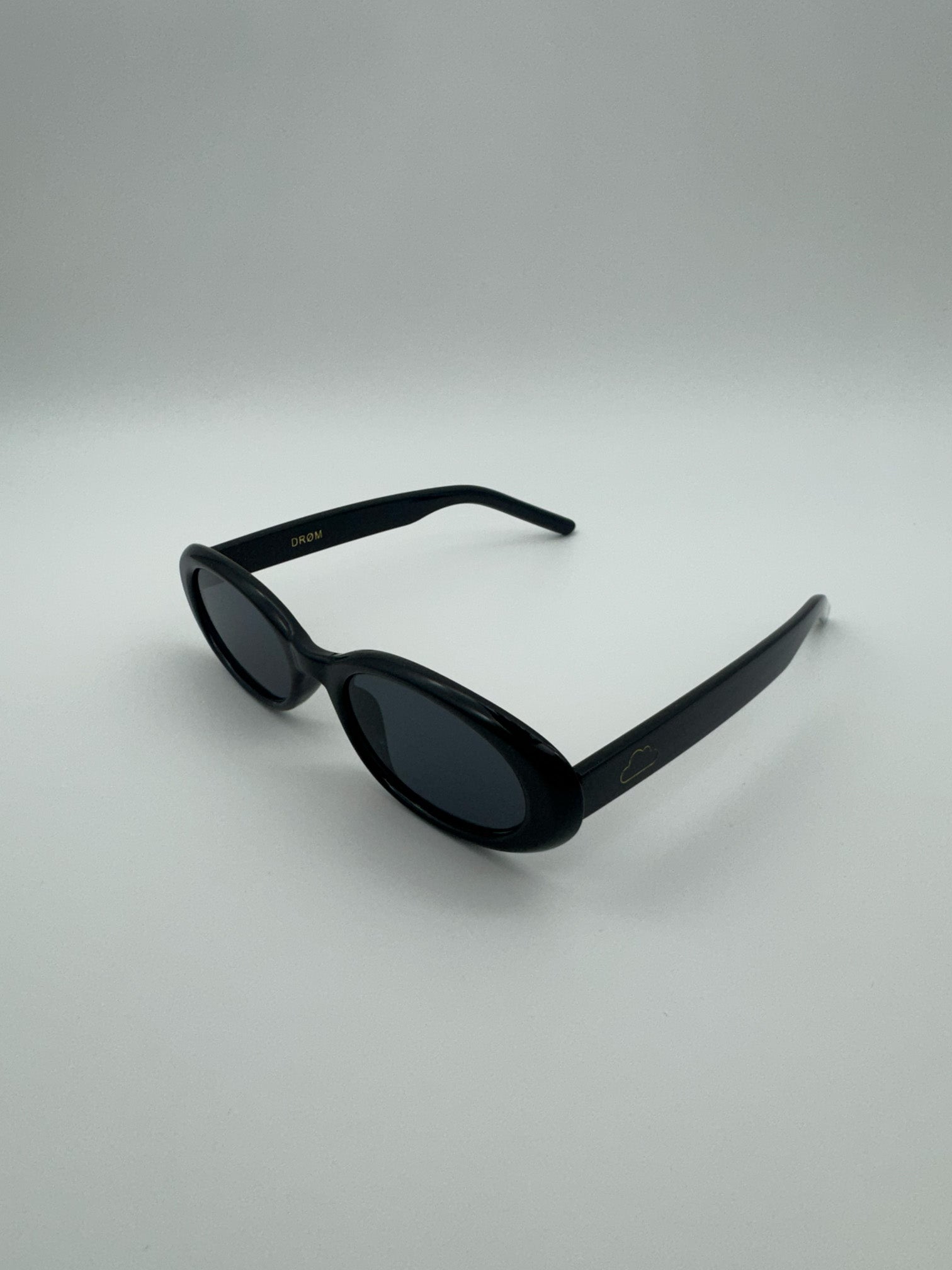 Regine - Black