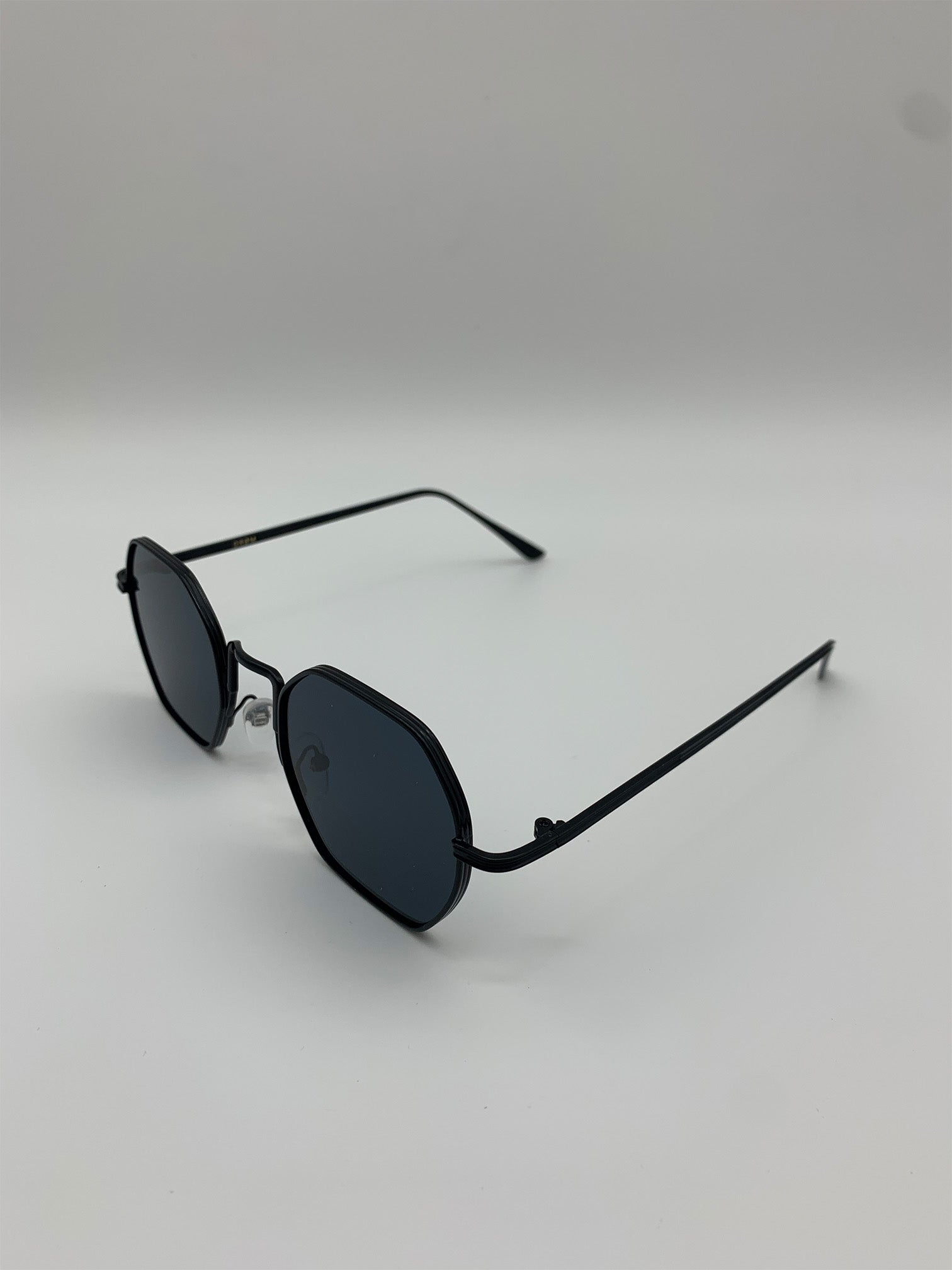 Tony - Black